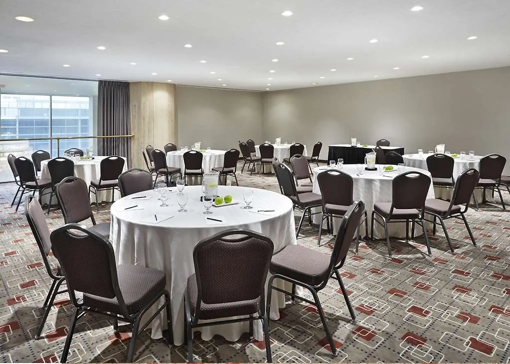 מלון Hilton Quebec 4*, קוויבק סיטי